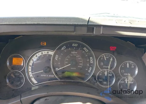 2002 Cadillac Escalade Standard z USA, uszkodzony, nr VIN 1GYEK63N62R229236